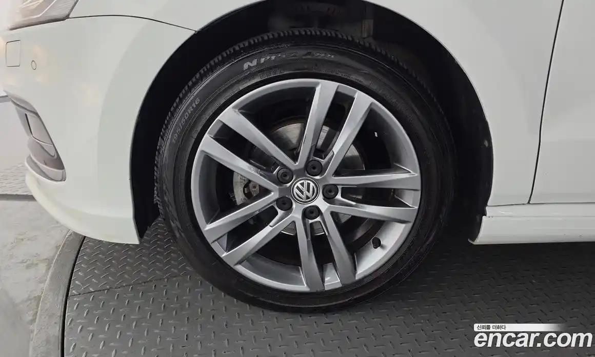 Volkswagen Polo 2015 1.4 гидро в Москве № 1693457, фото 5