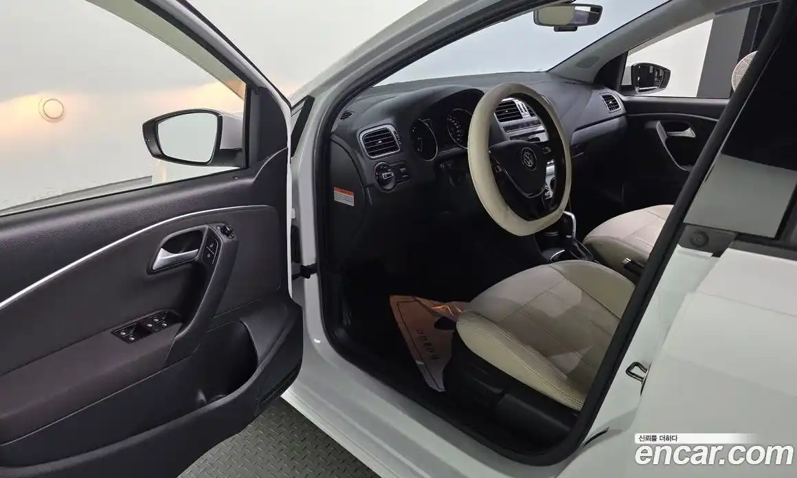 Volkswagen Polo 2015 1.4 гидро в Москве № 1693457, фото 10
