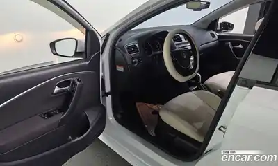 Volkswagen Polo 2015 1.4 гидро в Москве № 1693457, миниатюра 10