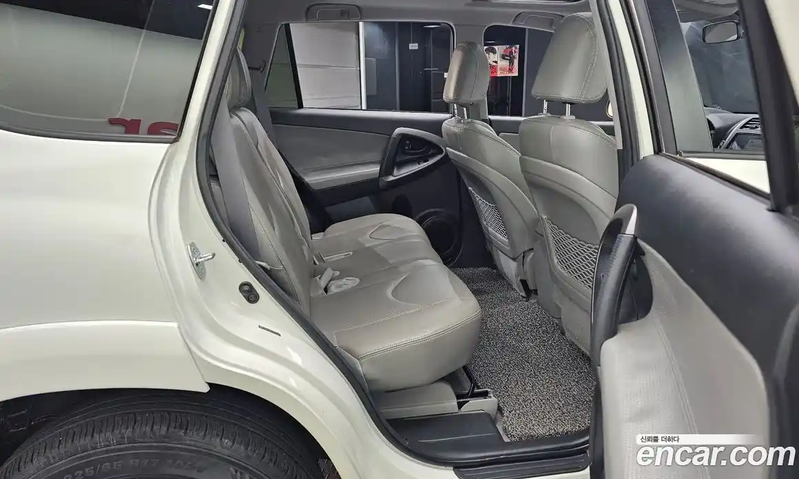 Toyota RAV4 2012 2.5 гидро в Москве № 1695905, фото 12