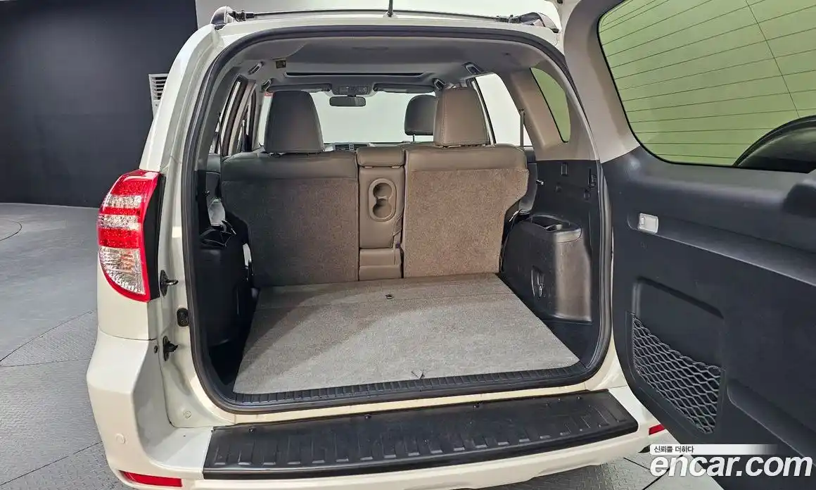 Toyota RAV4 2012 2.5 гидро в Москве № 1695905, фото 20
