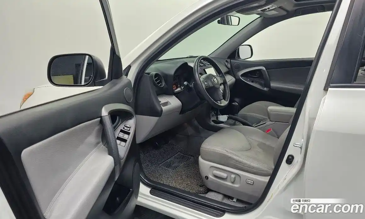 Toyota RAV4 2012 2.5 гидро в Москве № 1695905, фото 10
