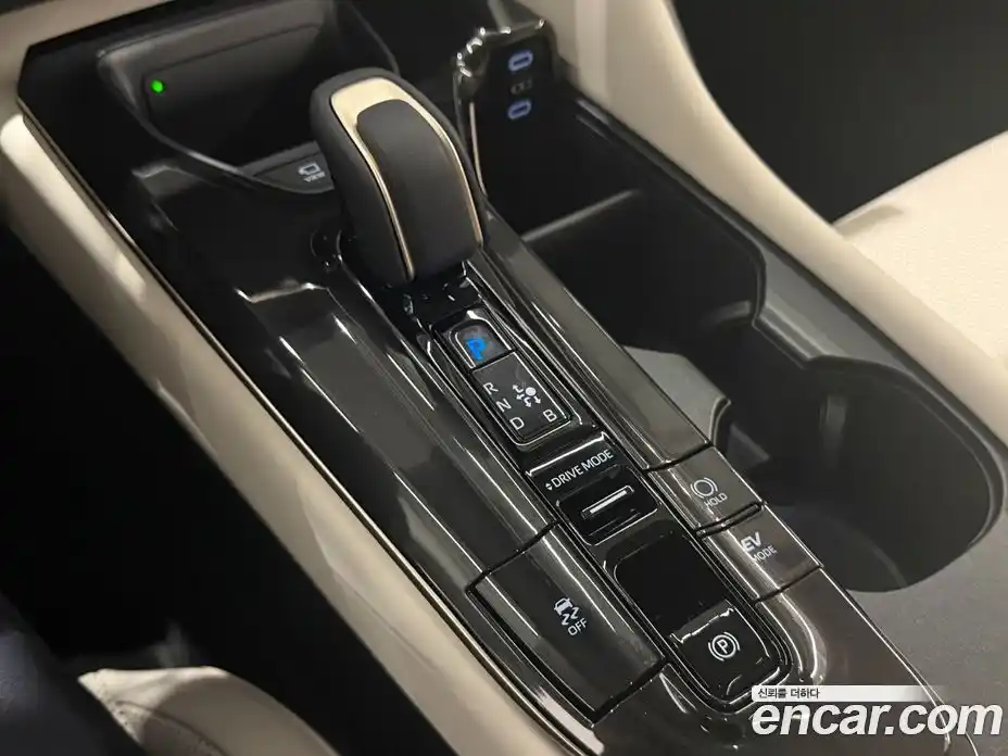 Toyota Crown 2024 2.5 вариатор в Москве № 1695914, фото 9