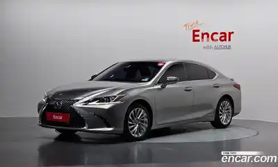 Lexus ES, 2020