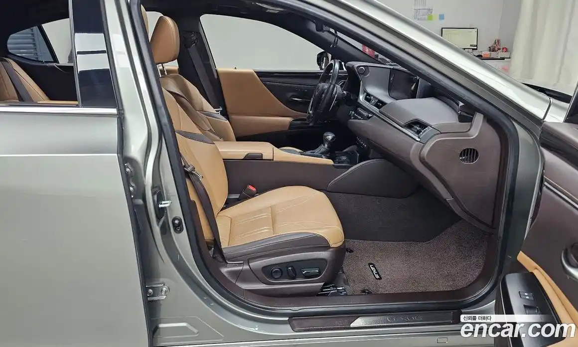 Lexus ES 2020 2.5 гидро в Москве № 214658, фото 11