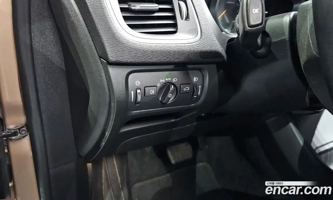 Volvo V40 2013 2.0 гидро в Москве № 229594, фото 18