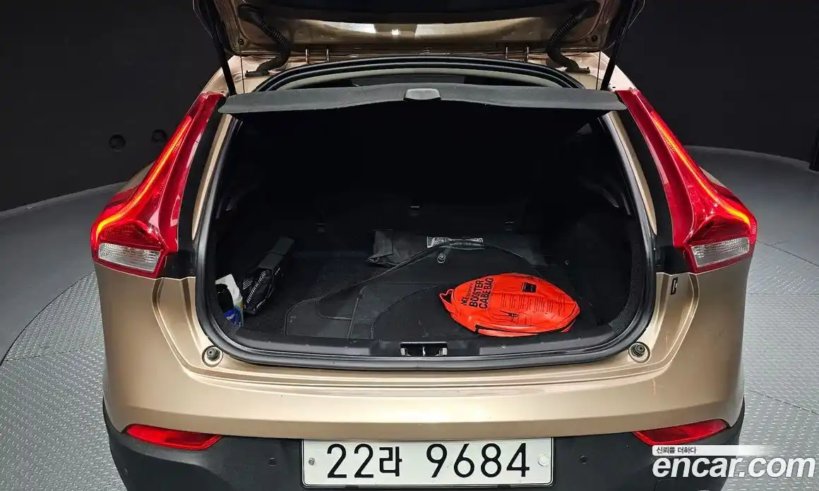 Volvo V40 2013 2.0 гидро в Москве № 229594, фото 20