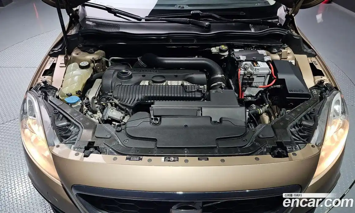 Volvo V40 2013 2.0 гидро в Москве № 229594, фото 6