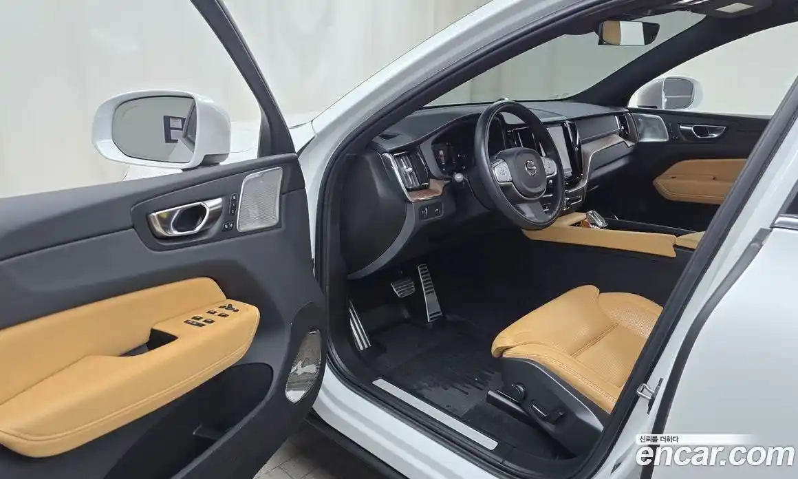 Volvo XC60 2021 2.0 гидро в Москве № 230530, фото 10