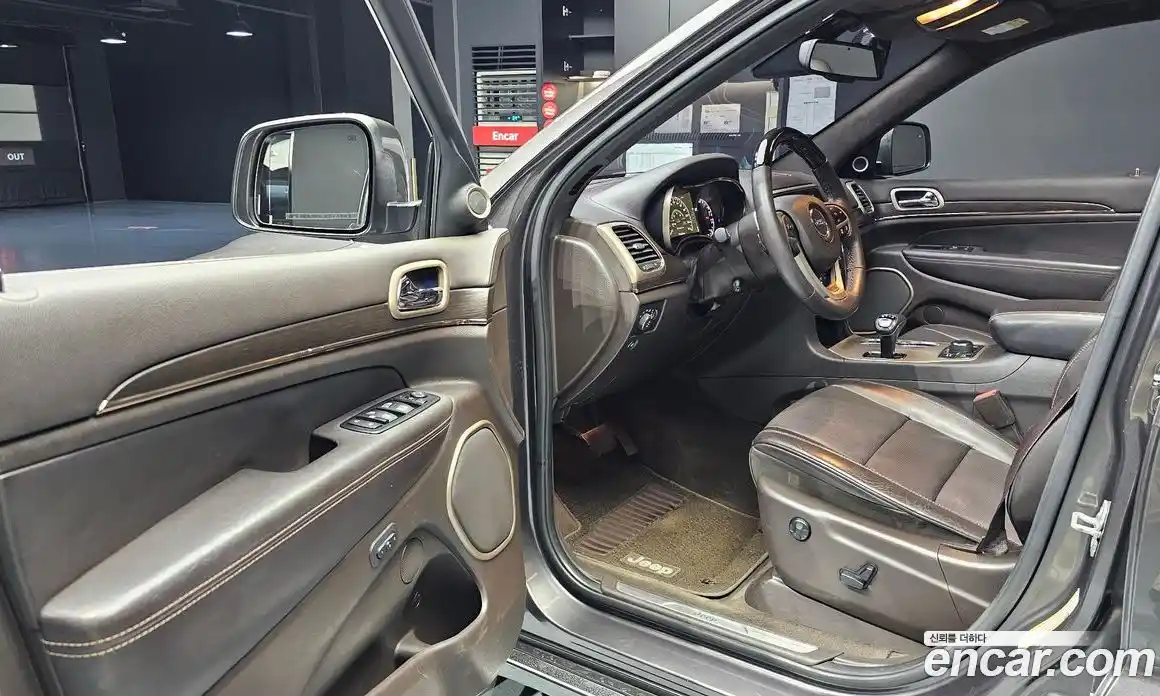 Jeep Cherokee 2014 3.0 гидро в Москве № 232763, фото 11