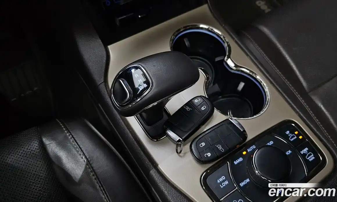 Jeep Cherokee 2014 3.0 гидро в Москве № 232763, фото 9