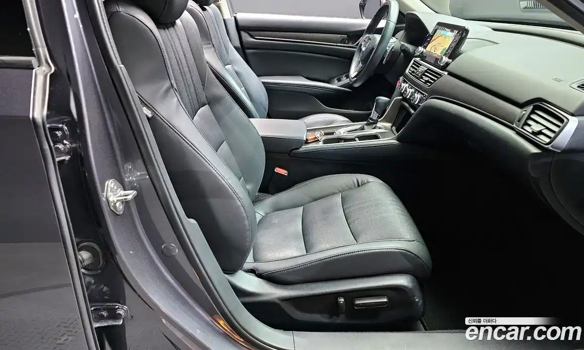 Honda Accord 2018 1.5 гидро в Москве № 232918, фото 11