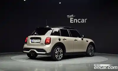 Mini Cooper 2023 2.0 гидро в Москве № 167018, миниатюра 2