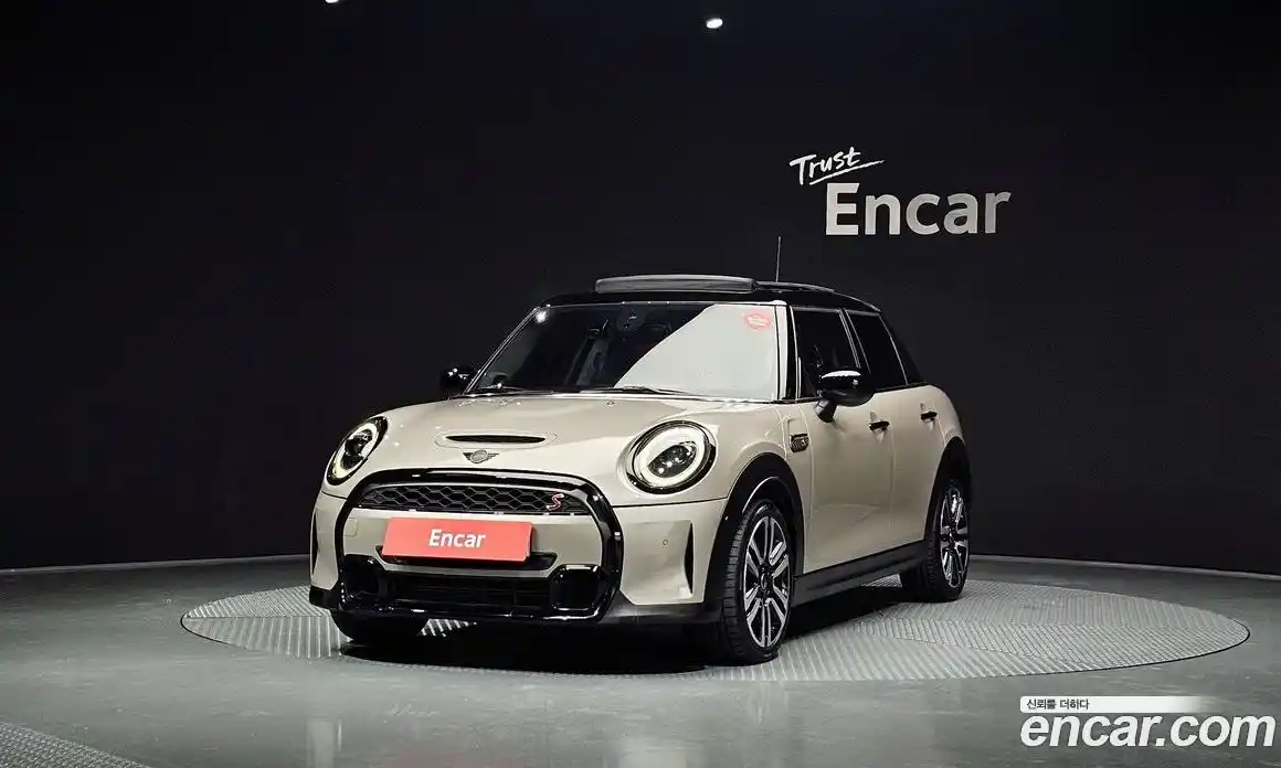 Mini Cooper 2023 2.0 гидро в Москве № 167018, фото 3