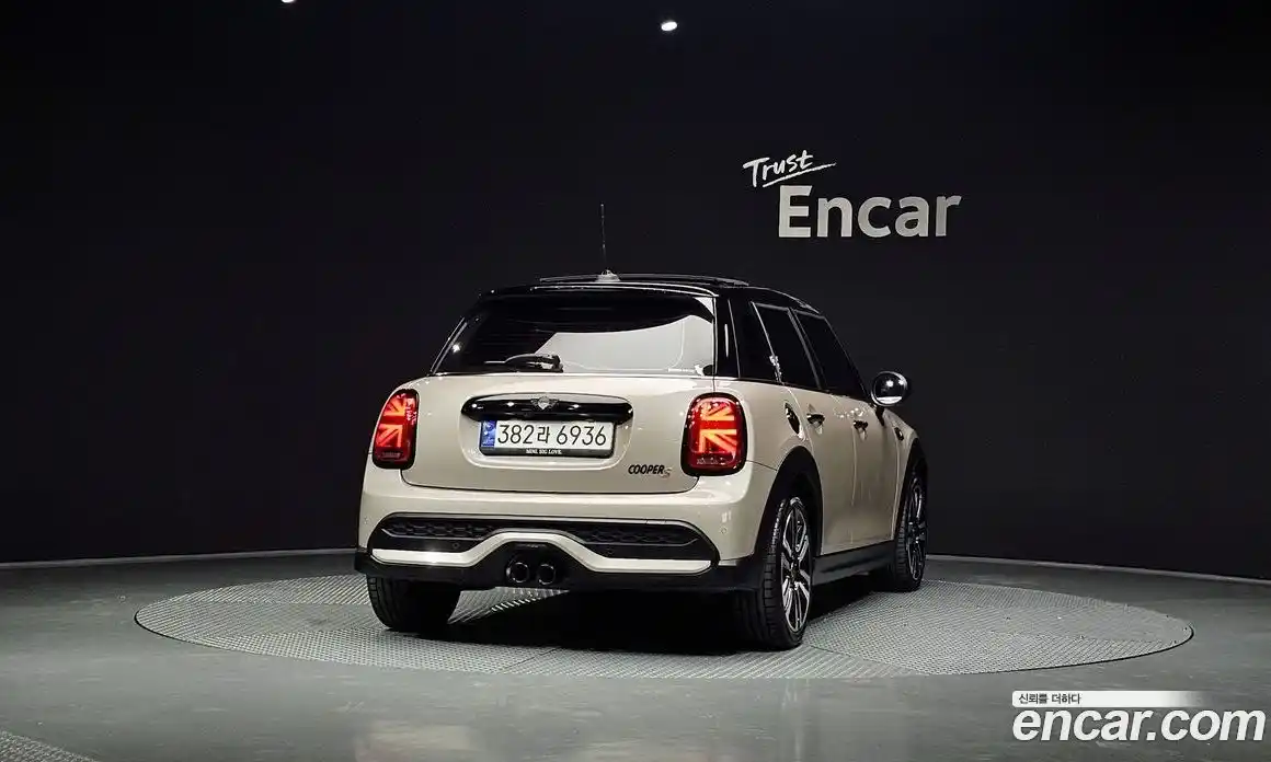 Mini Cooper 2023 2.0 гидро в Москве № 167018, фото 4