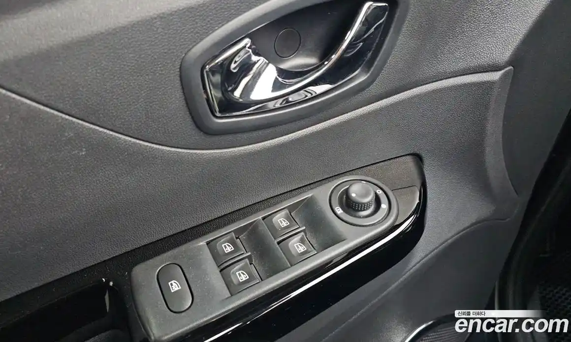 Renault QM3 2017 1.5 гидро в Москве № 1688324, фото 13