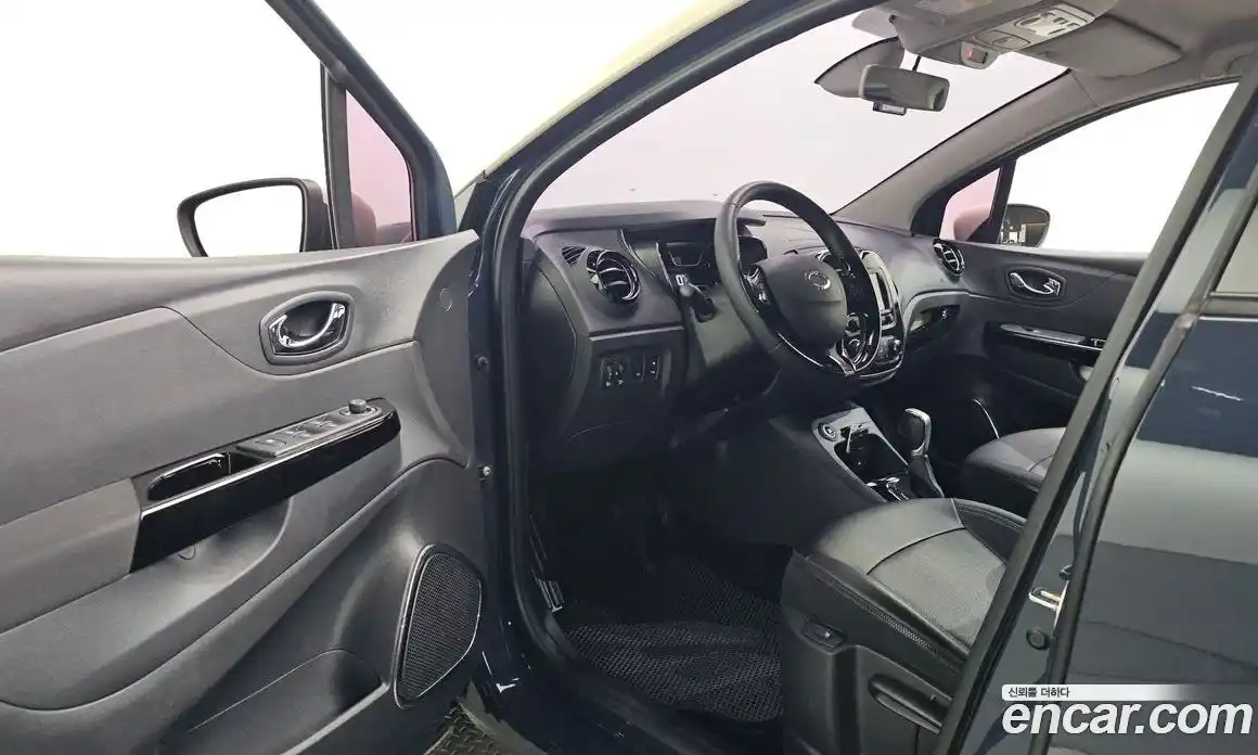 Renault QM3 2017 1.5 гидро в Москве № 1688324, фото 10