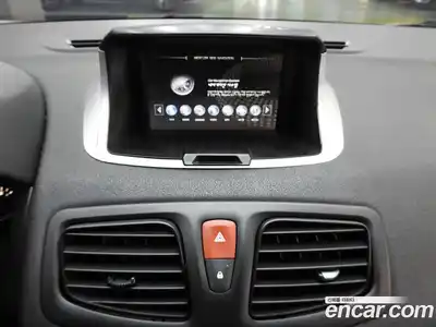 Renault SM3 2010 1.6 гидро в Москве № 1689191, миниатюра 9