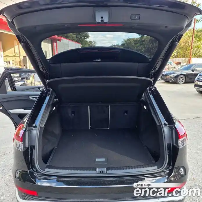 Audi Q4 e-tron 2022 0.2 гидро в Москве № 1691374, фото 15