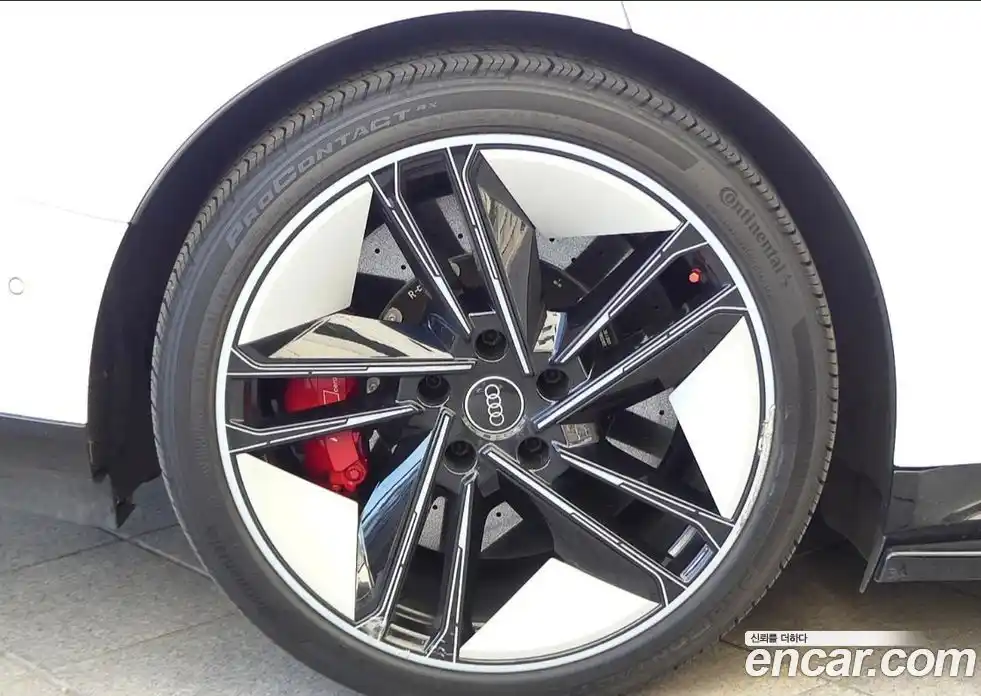 Audi RS e-tron GT 2022 0.1 гидро в Москве № 1691375, фото 9