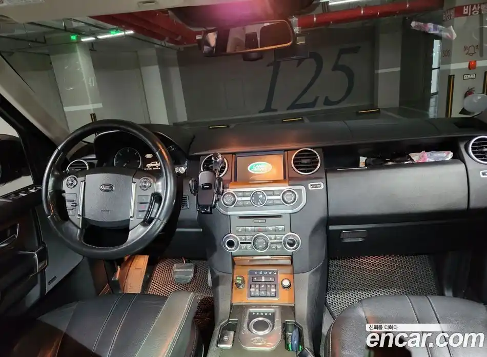 Land Rover Discovery 2015 3.0 гидро в Москве № 1692125, фото 5
