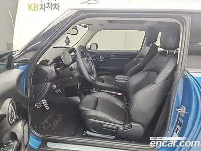 Mini Cooper 2023 1.5 гидро в Москве № 1692596, миниатюра 11