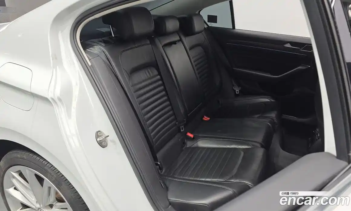 Volkswagen Passat 2018 2.0 гидро в Москве № 1693412, фото 11
