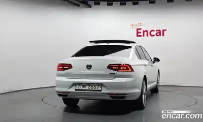 Volkswagen Passat 2018 2.0 гидро в Москве № 1693412, миниатюра 4