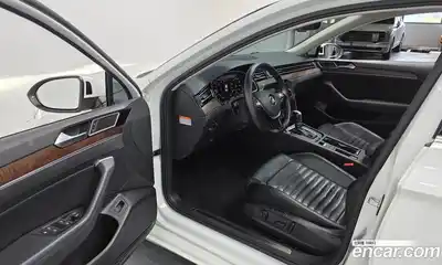 Volkswagen Passat 2018 2.0 гидро в Москве № 1693412, миниатюра 10