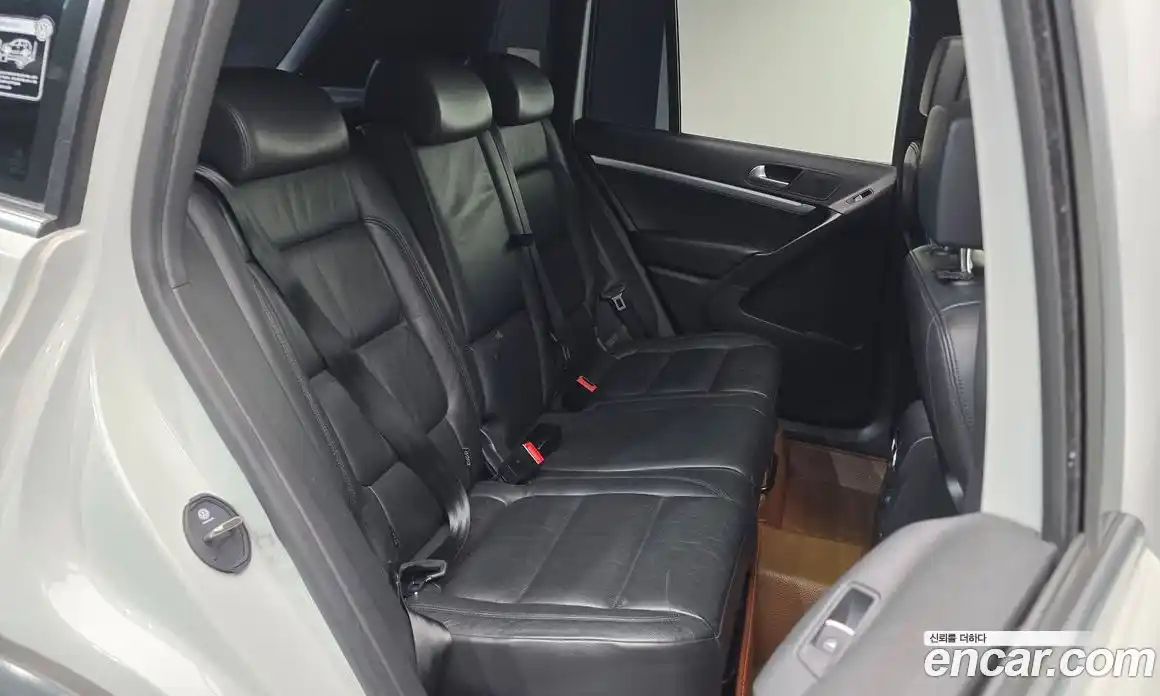 Volkswagen Tiguan 2016 2.0 гидро в Москве № 1693413, фото 11