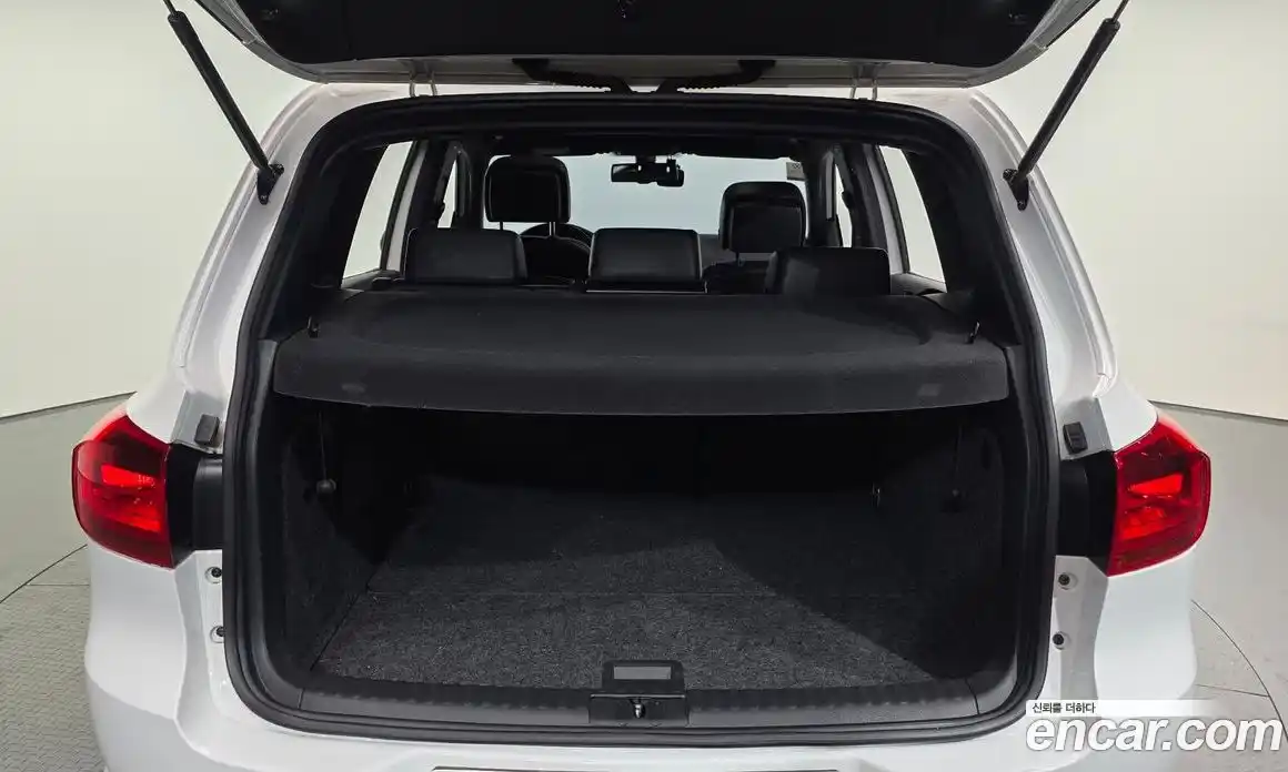 Volkswagen Tiguan 2016 2.0 гидро в Москве № 1693413, фото 20