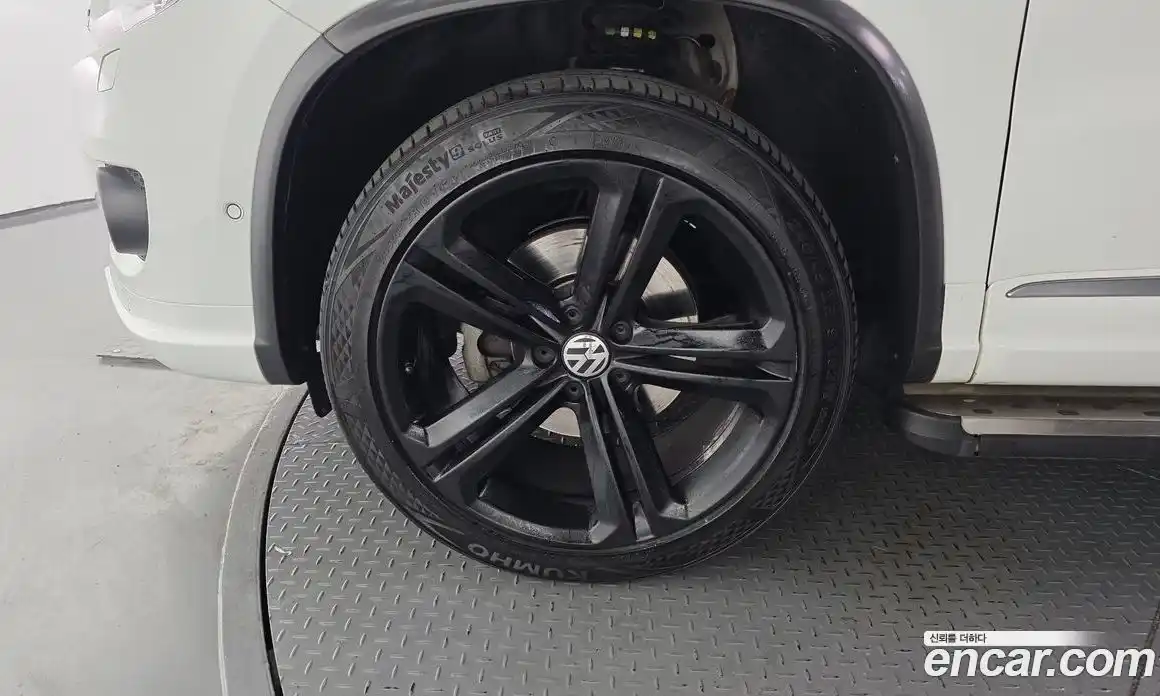 Volkswagen Tiguan 2016 2.0 гидро в Москве № 1693413, фото 5