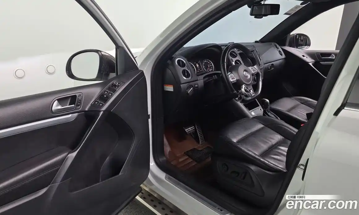 Volkswagen Tiguan 2016 2.0 гидро в Москве № 1693413, фото 10