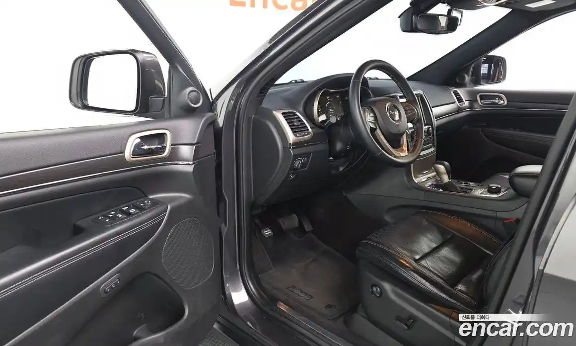 Jeep Cherokee 2017 3.6 гидро в Москве № 1693851, фото 10