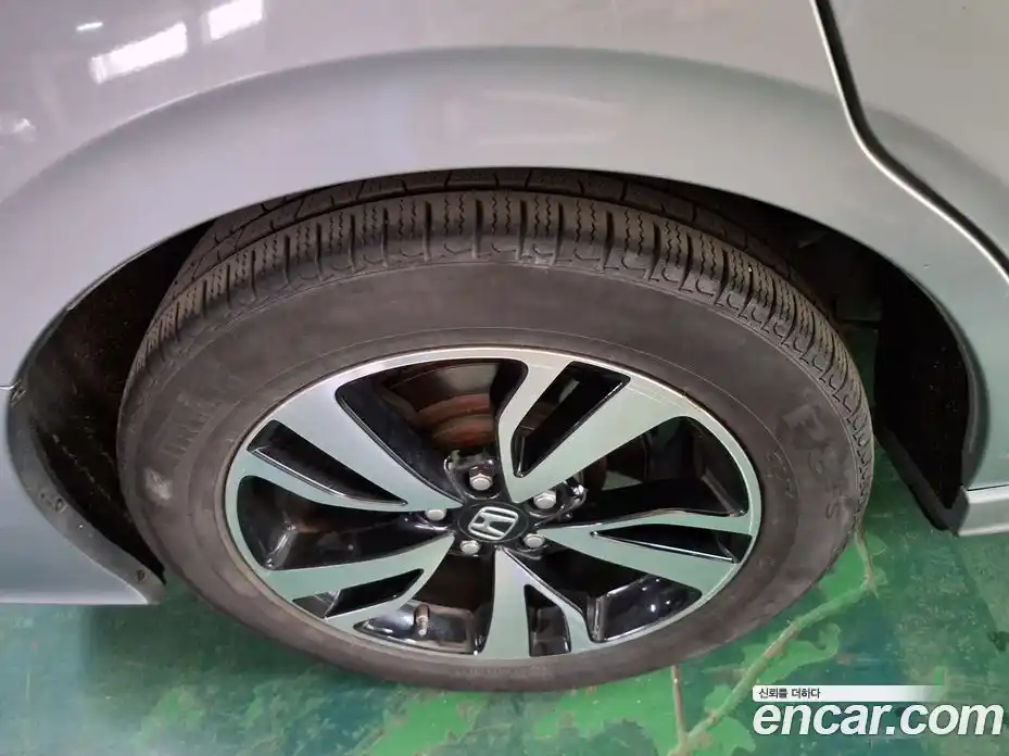 Honda Odyssey 2018 3.5 гидро в Москве № 1696404, фото 16