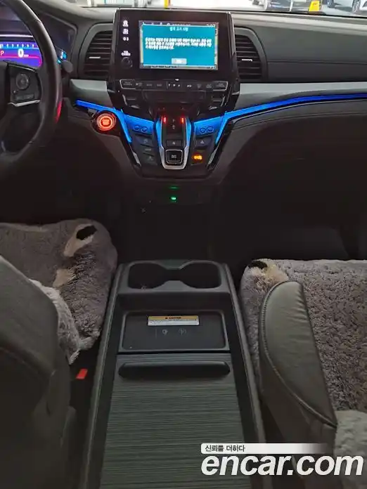 Honda Odyssey 2018 3.5 гидро в Москве № 1696404, фото 9