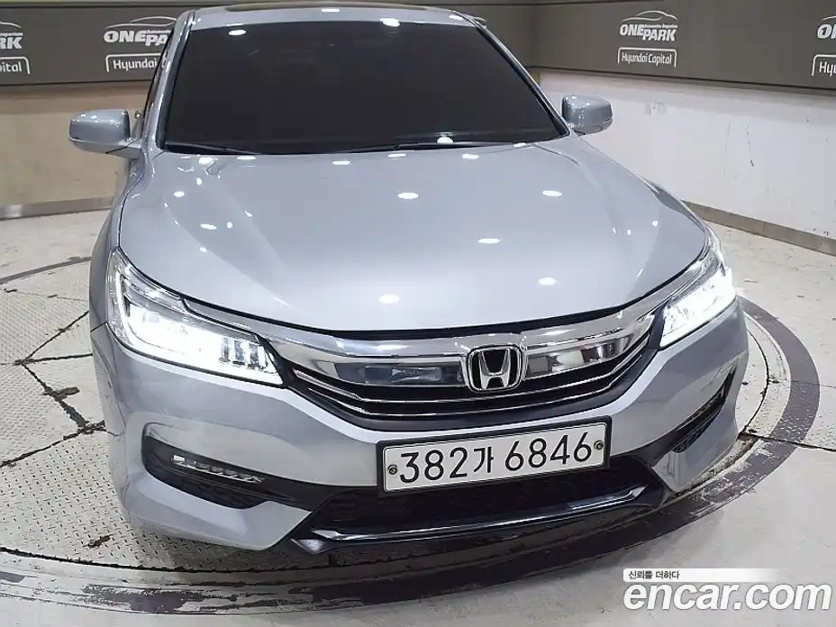 Honda Accord 2017 2.4 гидро в Москве № 1696405, фото 3