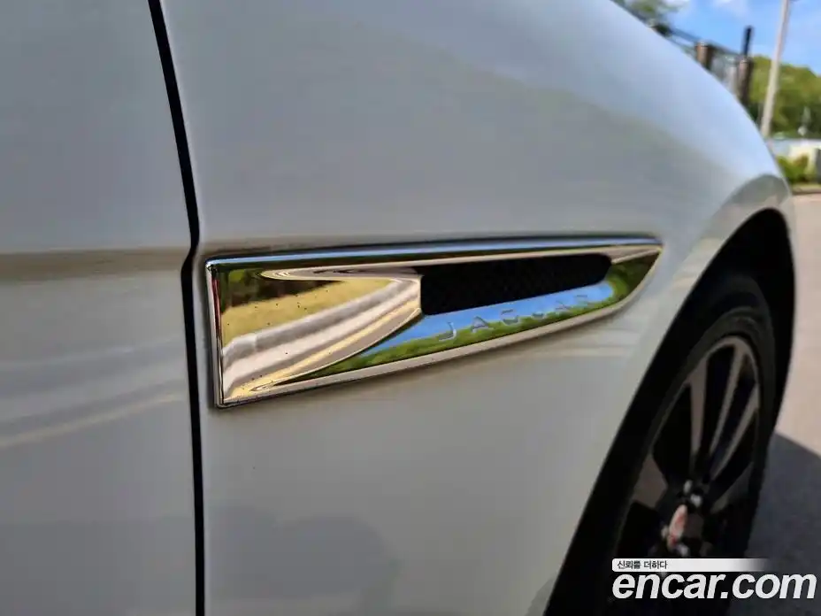 Jaguar XE 2015 2.0 гидро в Москве № 1698845, фото 19