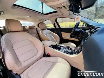 Jaguar XE 2015 2.0 гидро в Москве № 1698845, миниатюра 9