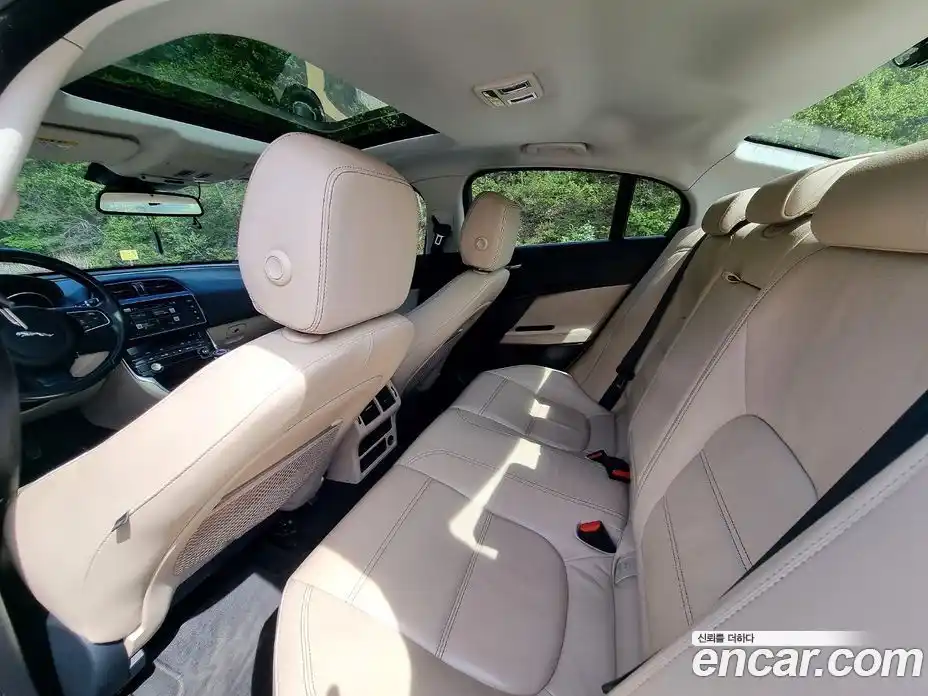 Jaguar XE 2015 2.0 гидро в Москве № 1698845, фото 10