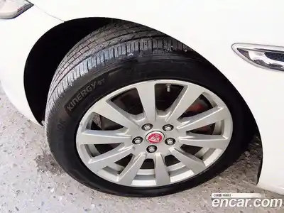 Jaguar XE 2017 2.0 гидро в Москве № 1698891, миниатюра 5
