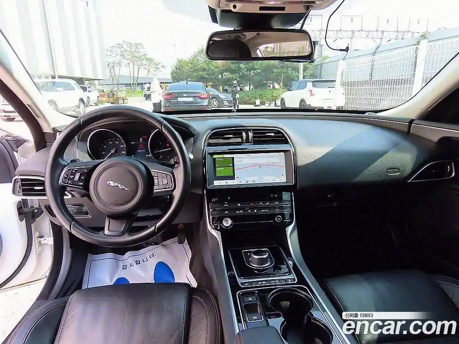 Jaguar XE 2017 2.0 гидро в Москве № 1698891, фото 7