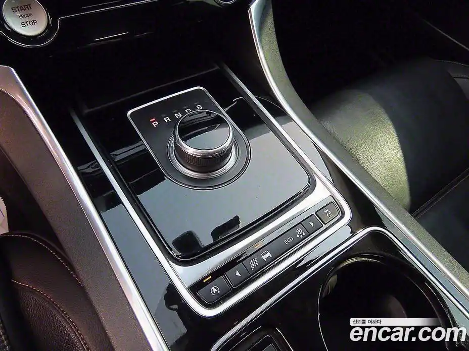 Jaguar XE 2017 2.0 гидро в Москве № 1698891, фото 9