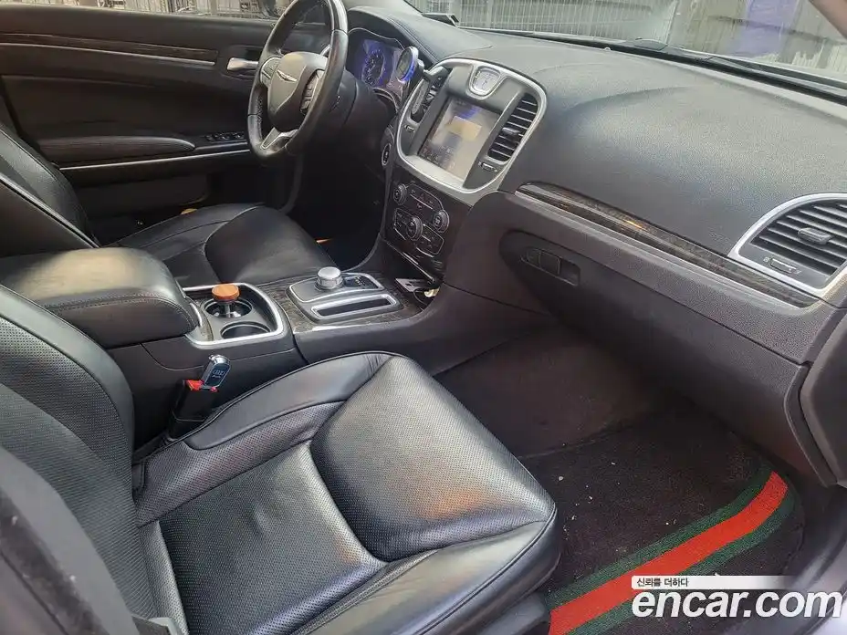 Chrysler 300C 2015 3.6 гидро в Москве № 1700092, фото 7