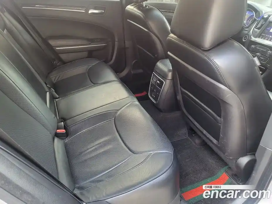 Chrysler 300C 2015 3.6 гидро в Москве № 1700092, фото 8