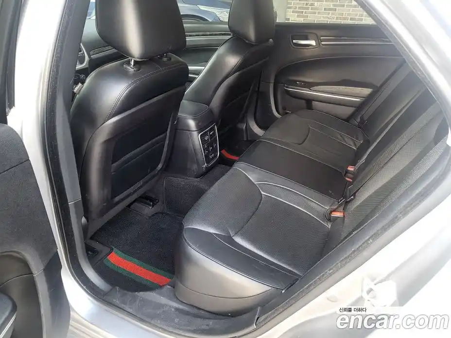 Chrysler 300C 2015 3.6 гидро в Москве № 1700092, фото 9
