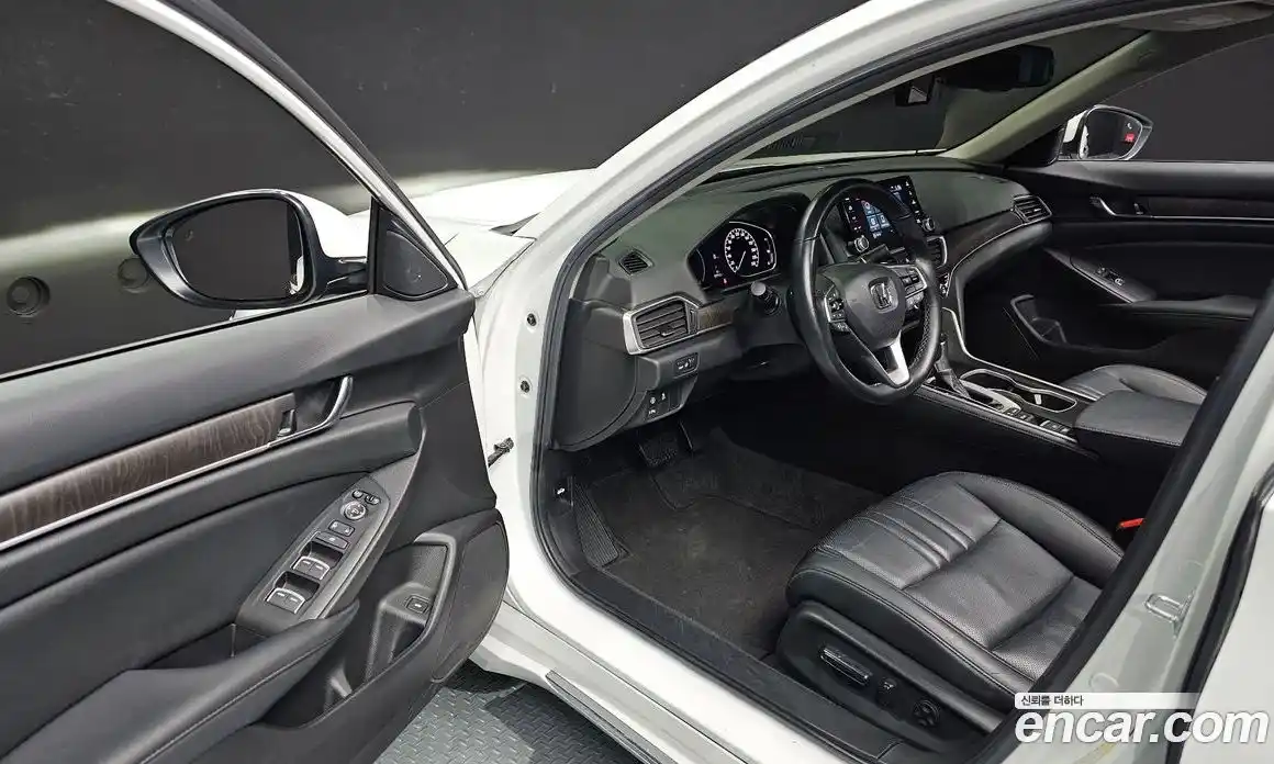 Honda Accord 2021 1.5 гидро в Москве № 170479, фото 11