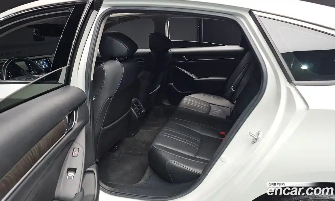 Honda Accord 2021 1.5 гидро в Москве № 170479, фото 12