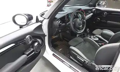 Mini Cooper 2024 2.0 гидро в Москве № 214048, миниатюра 12