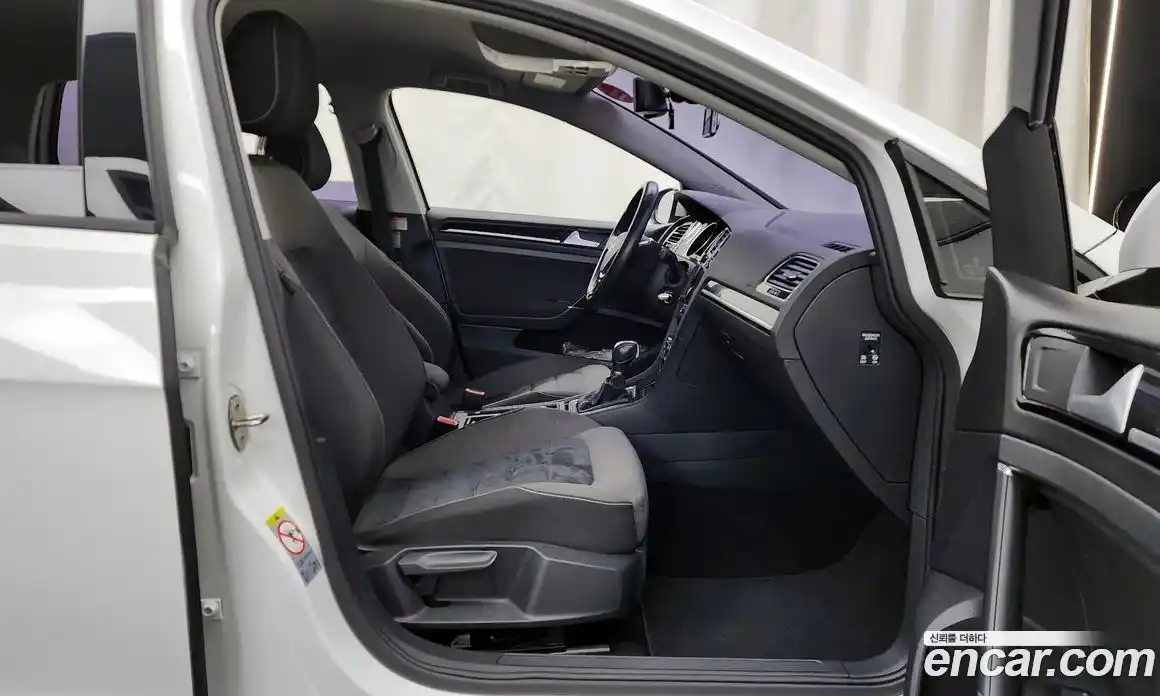 Volkswagen Golf 2015 1.6 гидро в Москве № 215154, фото 11